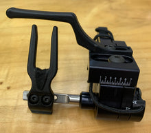 Load image into Gallery viewer, Ripcord MAX Fall-Away Arrow Rest