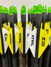 Load image into Gallery viewer, Easton 6.5 Bowhunter Arrows