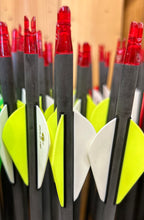 Load image into Gallery viewer, Gold Tip HUNTER Arrows