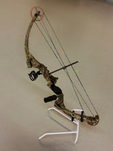 Load image into Gallery viewer, Fred Bear Vapor 300- USED BOW (RH)
