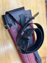 Load image into Gallery viewer, Traditional Leather Quiver - Marbled Red/Blk LG
