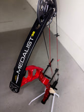 Load image into Gallery viewer, Diamond Medalist 38 - USED BOW (RH)
