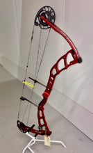 Load image into Gallery viewer, Bowtech Specialist II - USED BOW (LH)
