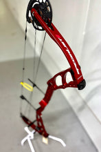 Load image into Gallery viewer, Bowtech Specialist II - USED BOW (LH)
