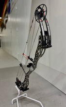 Load image into Gallery viewer, Bowtech Reckoning Gen 2 36 - USED BOW (LH)
