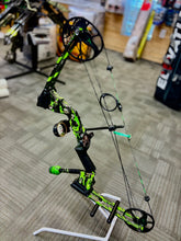 Load image into Gallery viewer, Mission Craze - #2 - USED BOW (RH)
