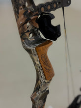Load image into Gallery viewer, Mathews Switchback XT - USED BOW (RH)
